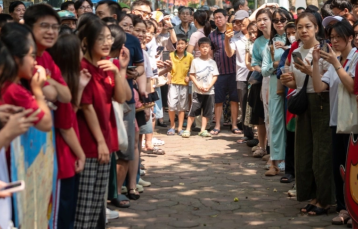 Con tôi ‘trật tủ’ thi Văn nhưng thừa điểm đỗ lớp 10 công lập Hà Nội